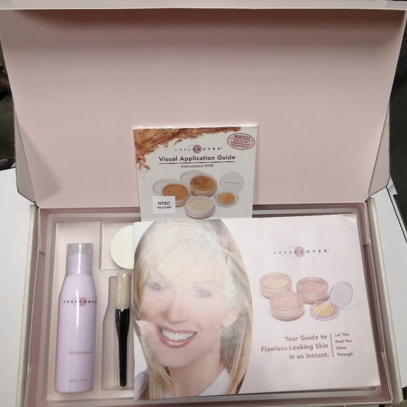 ** LAST ONE*** SHEER COVER MINERAL MAKEUP KIT Medium - Picture 6 of 14